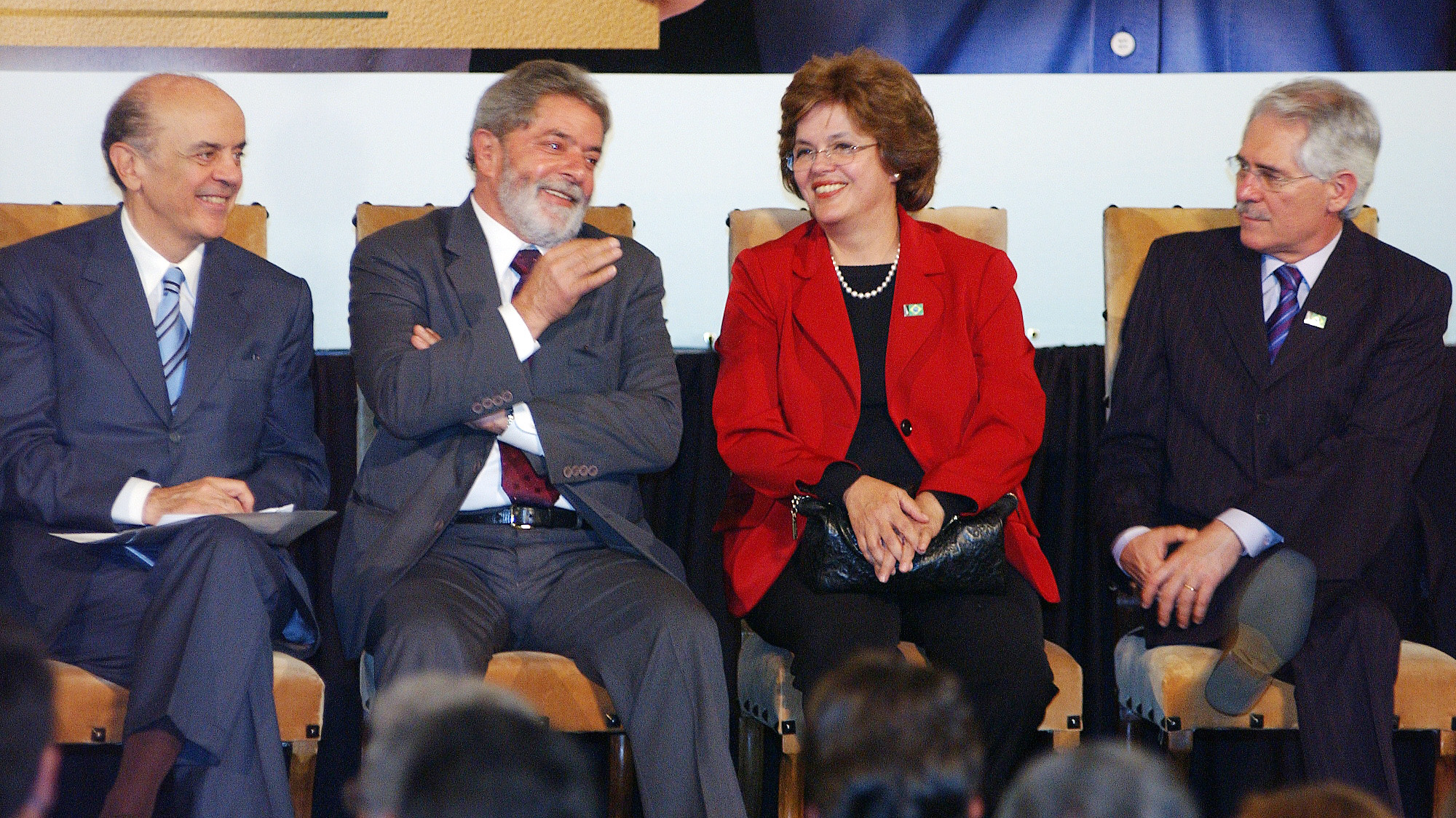 Governador Serra, presidente Lula, ministra Dilma Roussef e presidente Vaz de Lima <a style='float:right;color:#ccc' href='https://www3.al.sp.gov.br/repositorio/noticia/03-2008/pac gov serra.pres lula.dilma.pres vaz02.jpg' target=_blank><i class='bi bi-zoom-in'></i> Clique para ver a imagem </a>